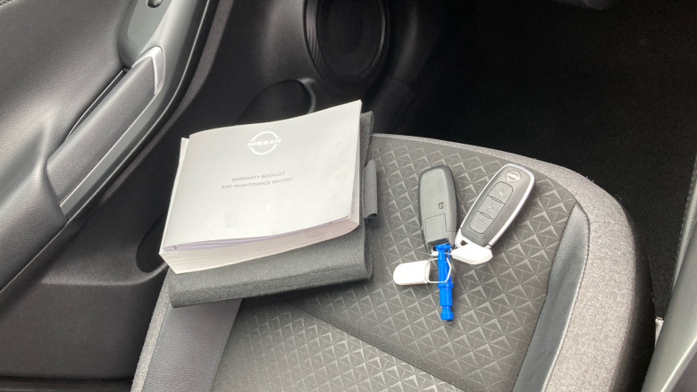 Nissan Juke 1.0 DiG-T N-Connecta 5dr DCT Petrol Hatchback